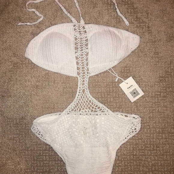 ❌SOLD❌ CUPSHE Crochet one piece bathing suit - Picture 2 of 7